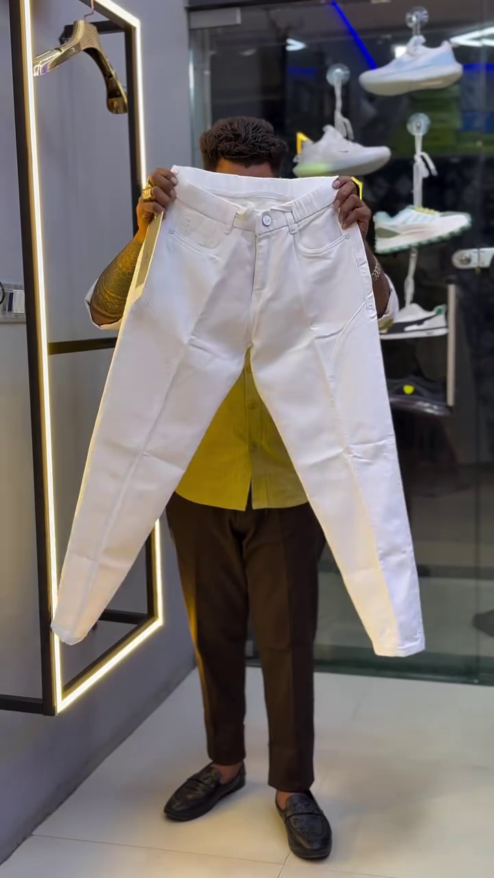 Men Loose Fit Pleated Trousers - Image 4