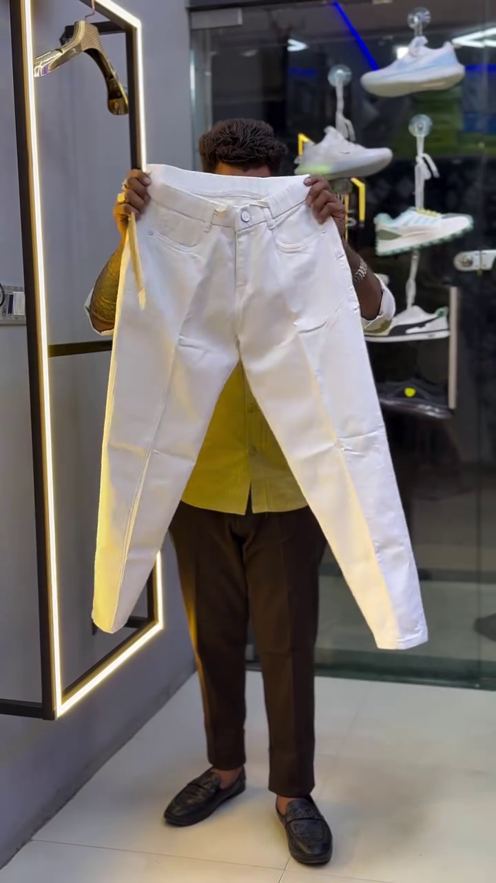 Men Loose Fit Pleated Trousers - Image 3